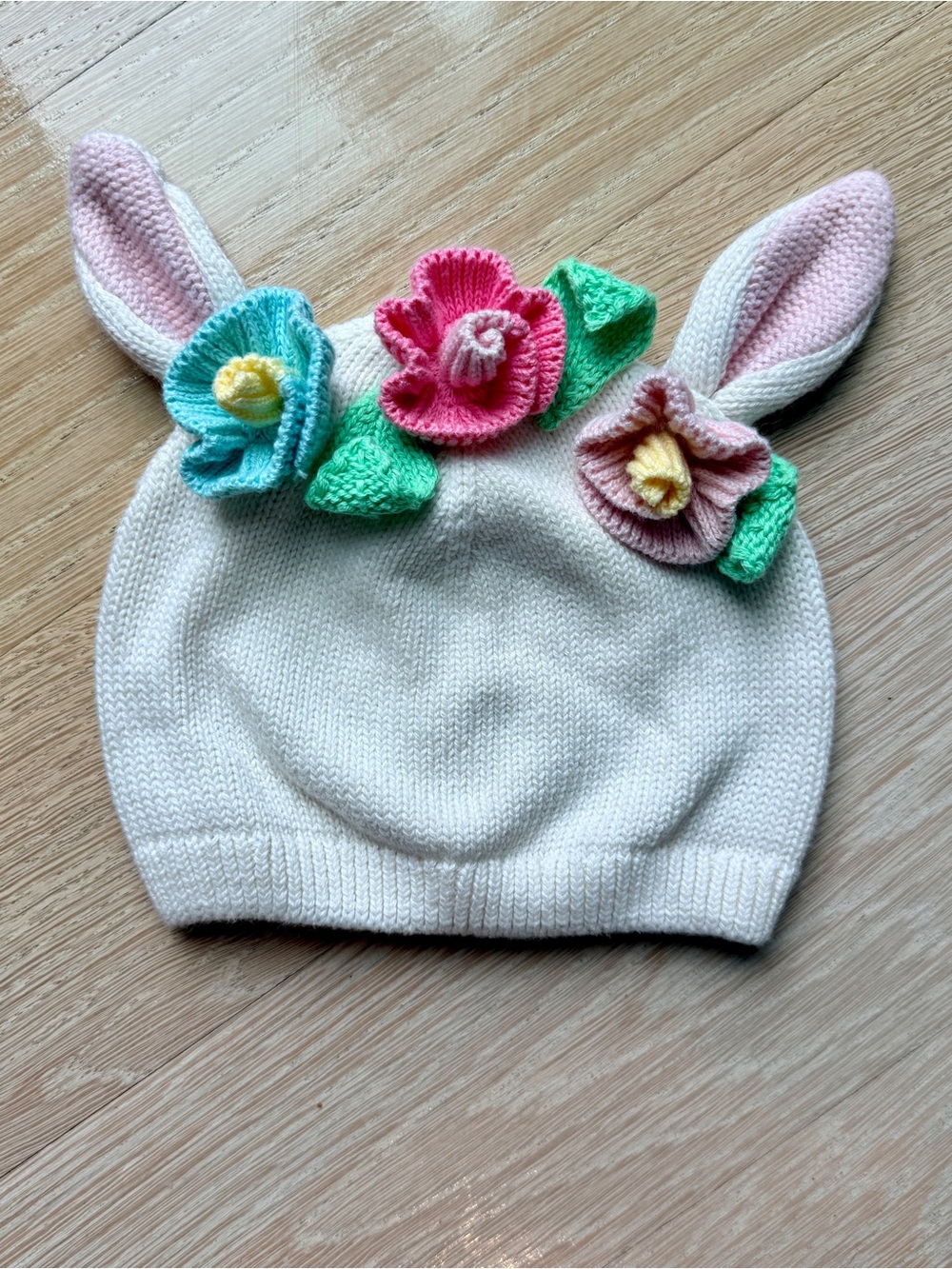 GAP Baby Animal Beanie Hat - White with Pink & Blue Flowers- size 6-12M